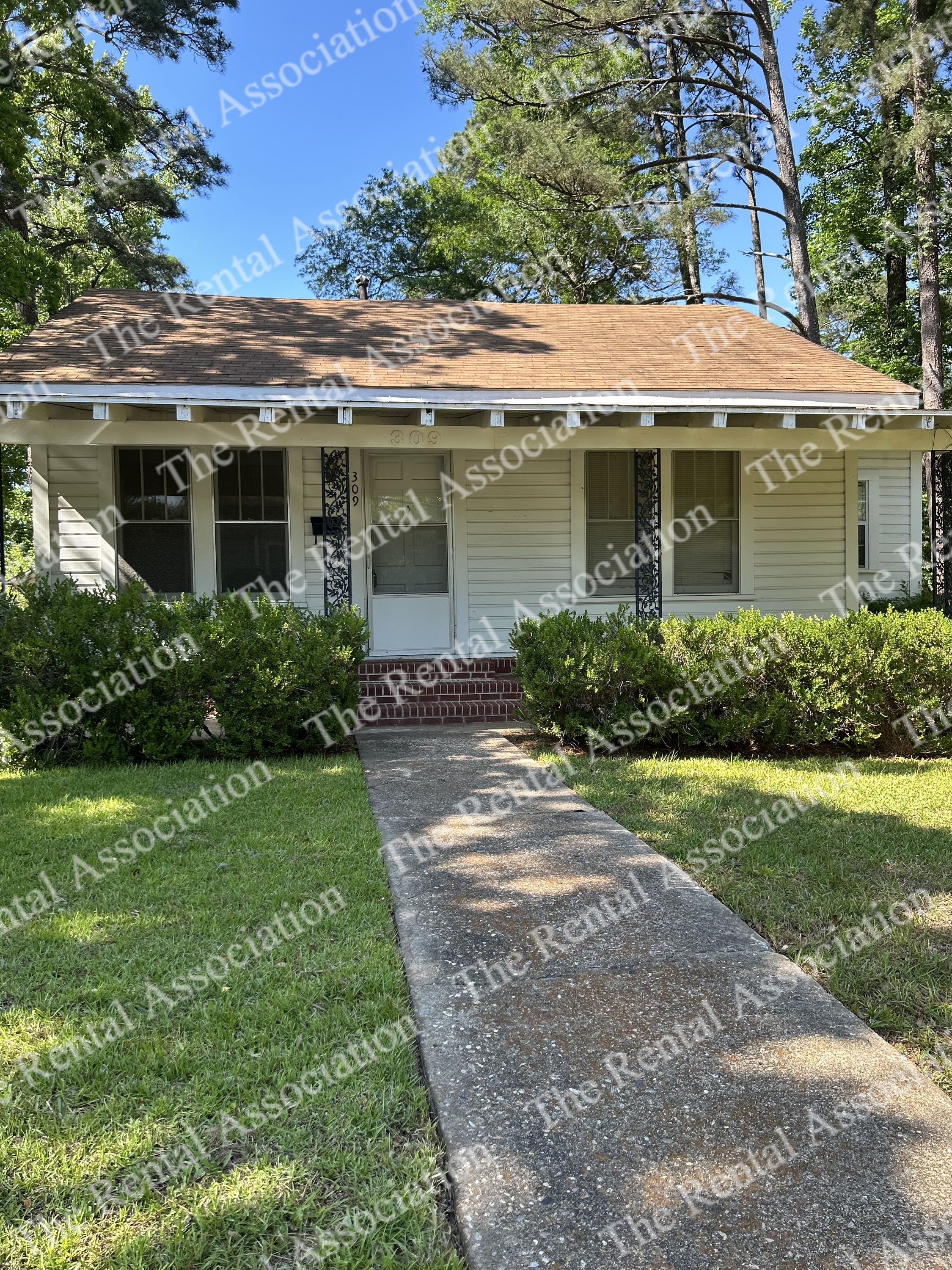 309 E Texas