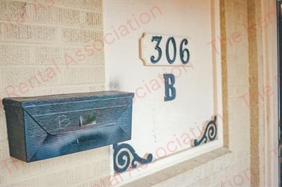 306 Lincoln Street, Apt. B